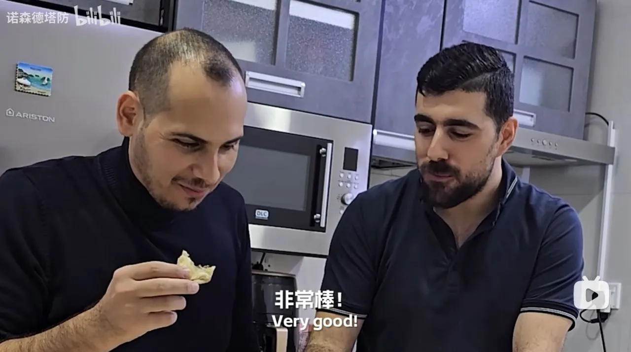 来自伊拉克的loong年祝福，独游制作人包饺砸，香菜+奶酪？天才！