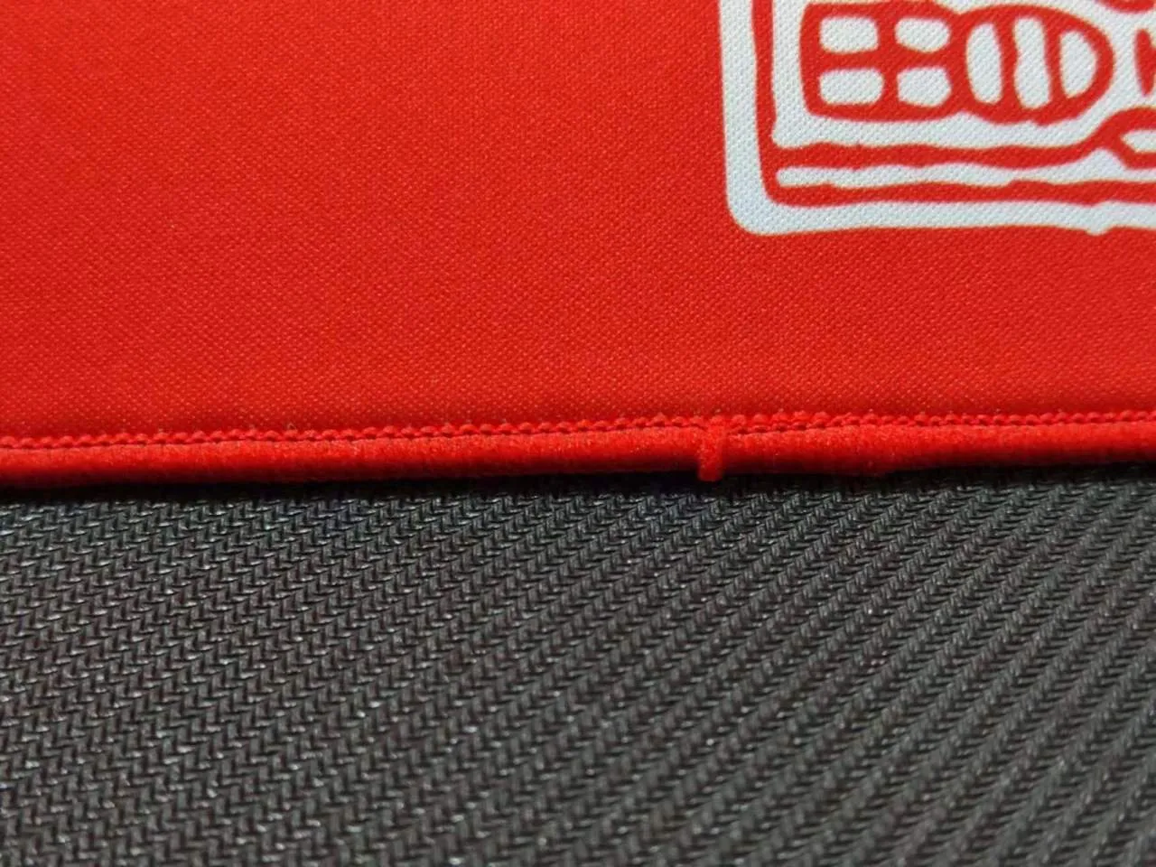 黑著1Pro：好马配好鞍，新鼠标到手后不妨再换一张新鼠标垫