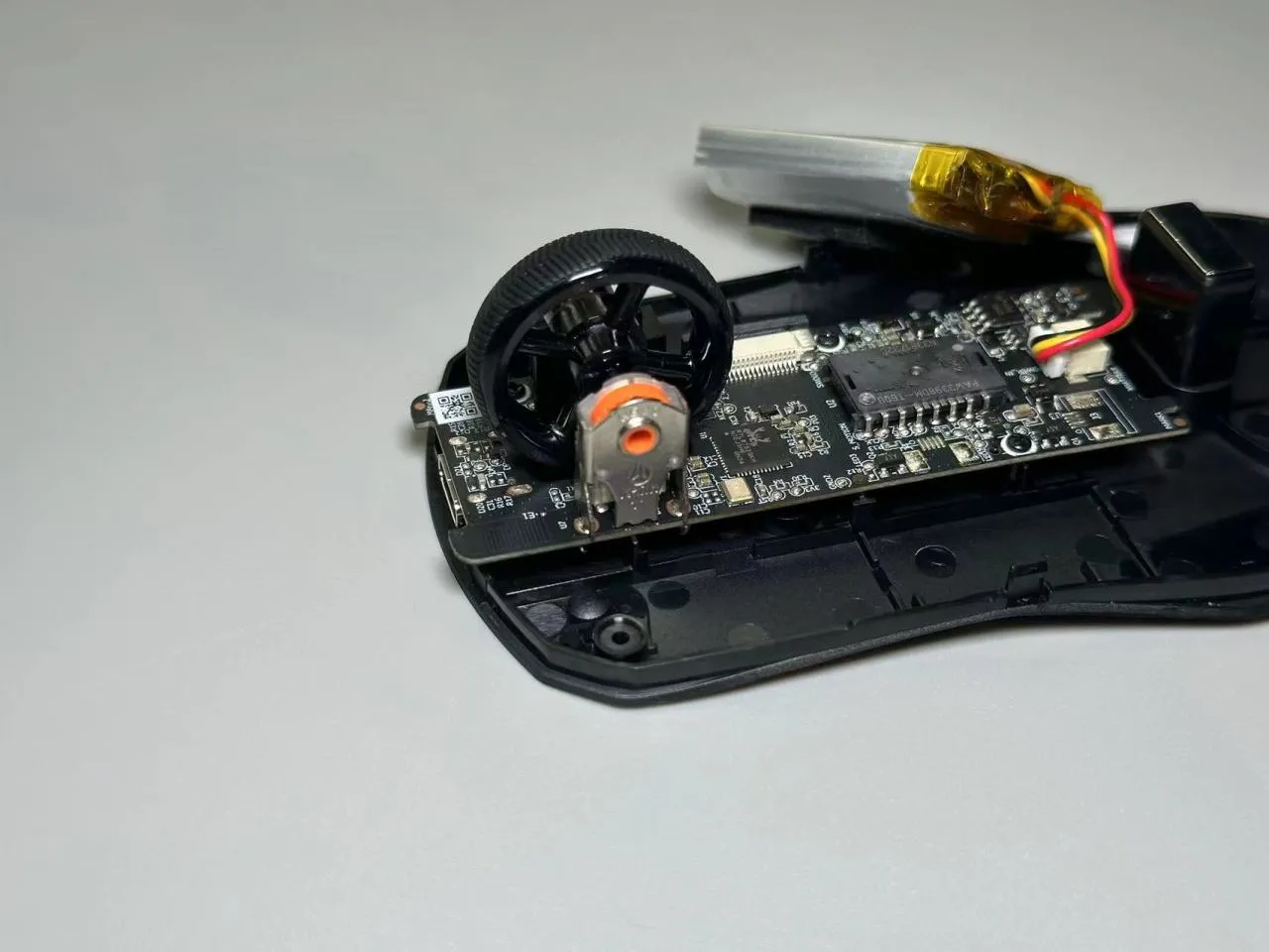 微型nano4K接收器 有线8KHz这次算是补全了VT9系列——雷柏VT9Air