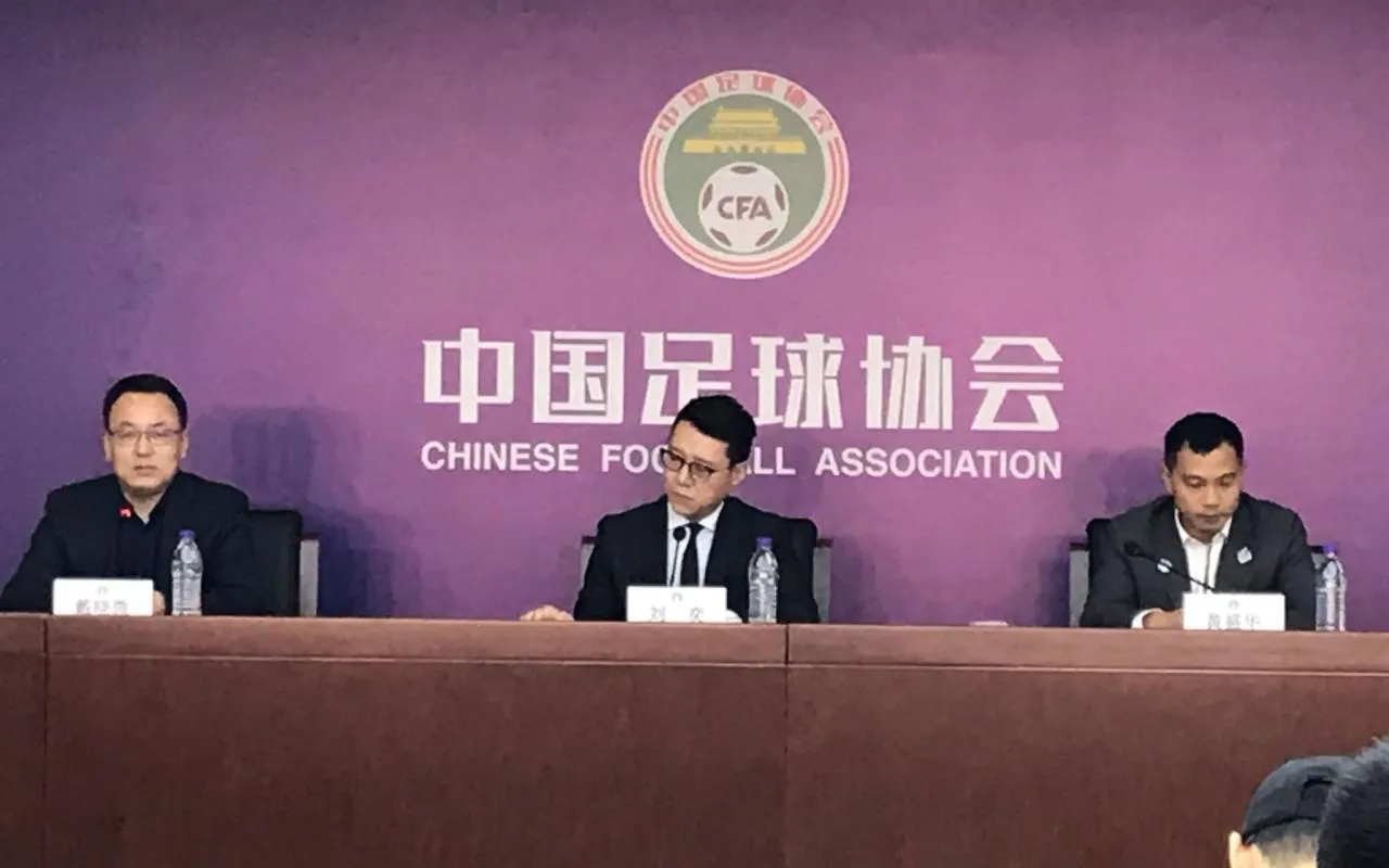越来越好玩的足球经理，越来越卑微的足球梦想