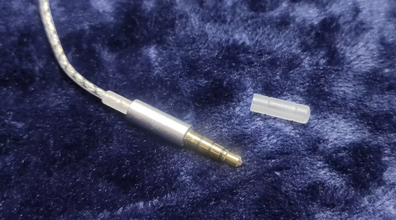 百元不到的耳机上满是细节！这是打算赔本赚吆喝吗？