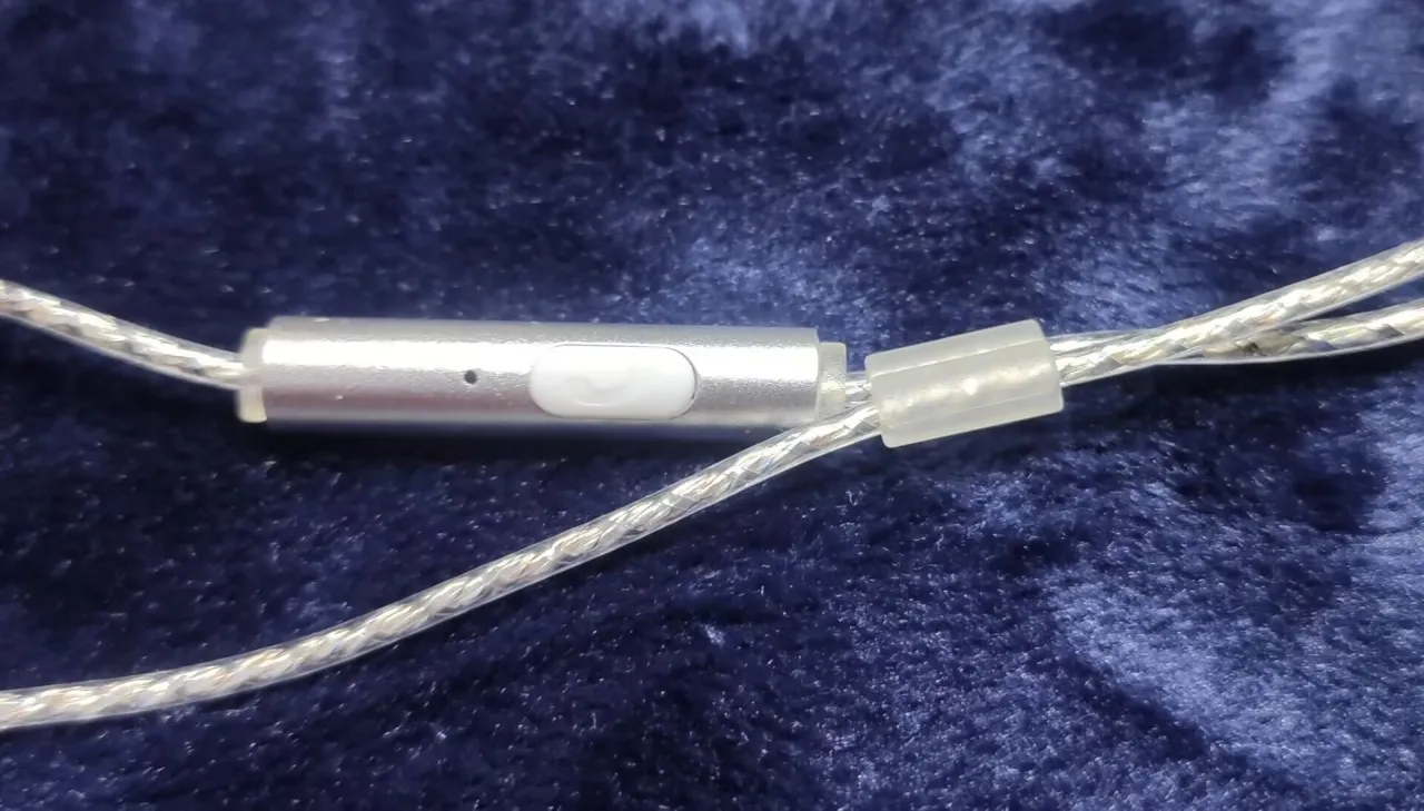 百元不到的耳机上满是细节！这是打算赔本赚吆喝吗？