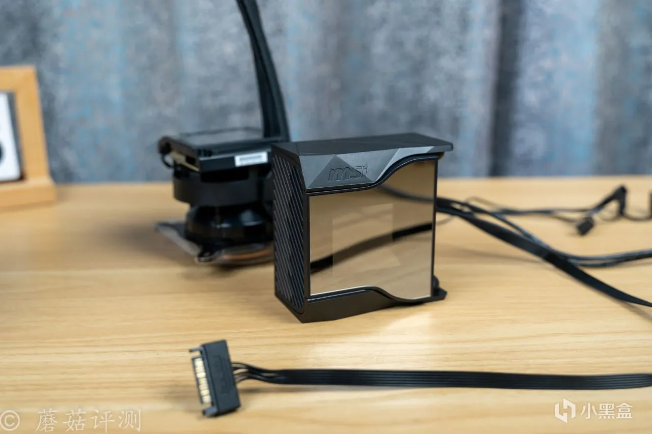 外观、灯效酷炫，散热效能非常强，微星寒霜D360水冷散热器 评测