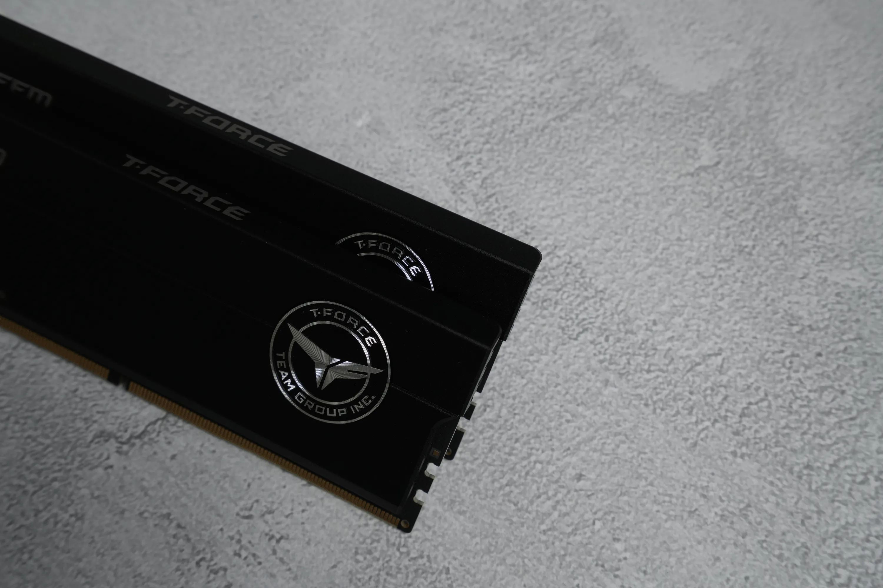 XMP 8000频率，十铨 XTREEM DDR5 16*2 8000 开箱实测