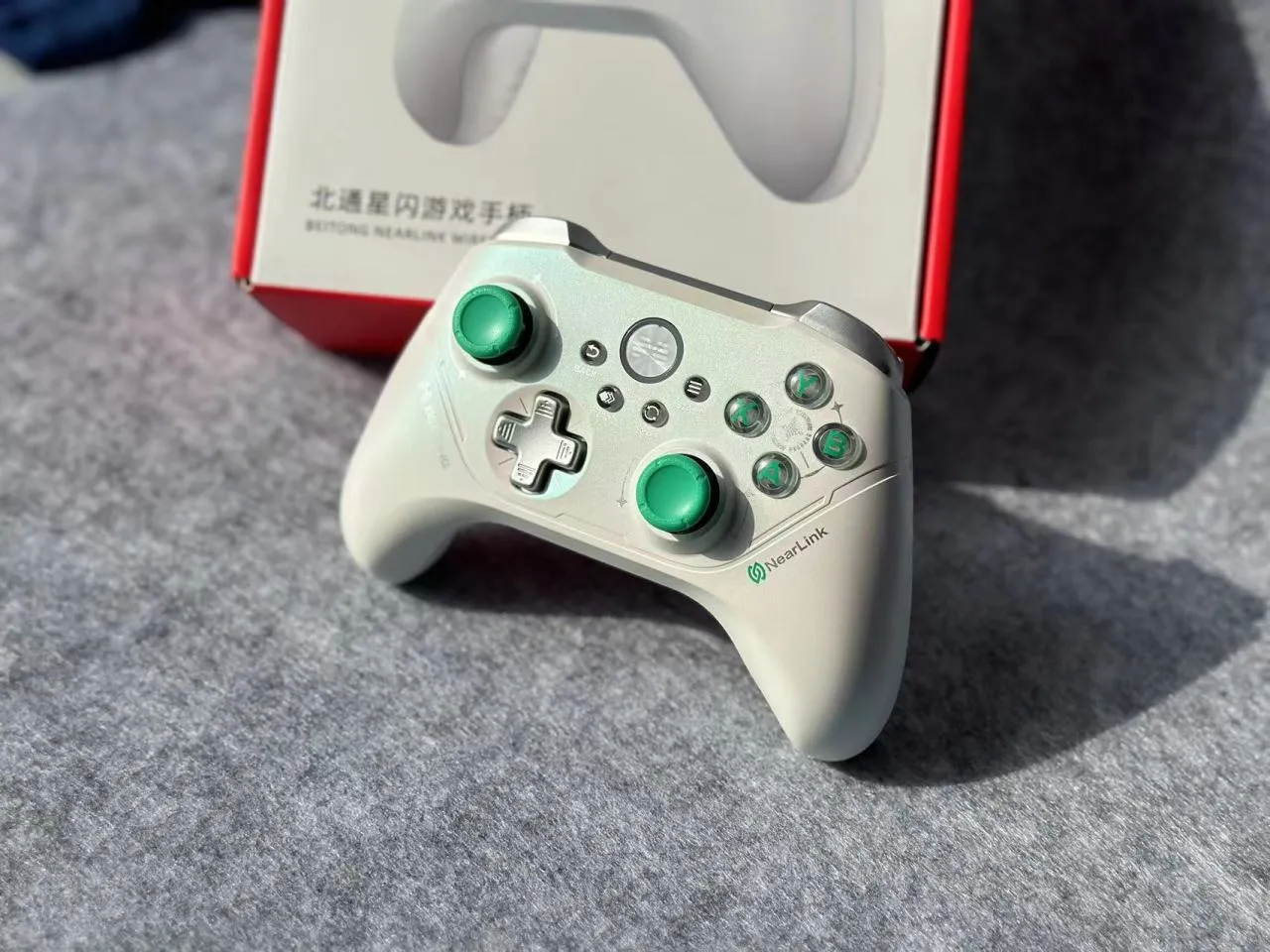全球首款星闪手柄开箱——北通星闪手柄