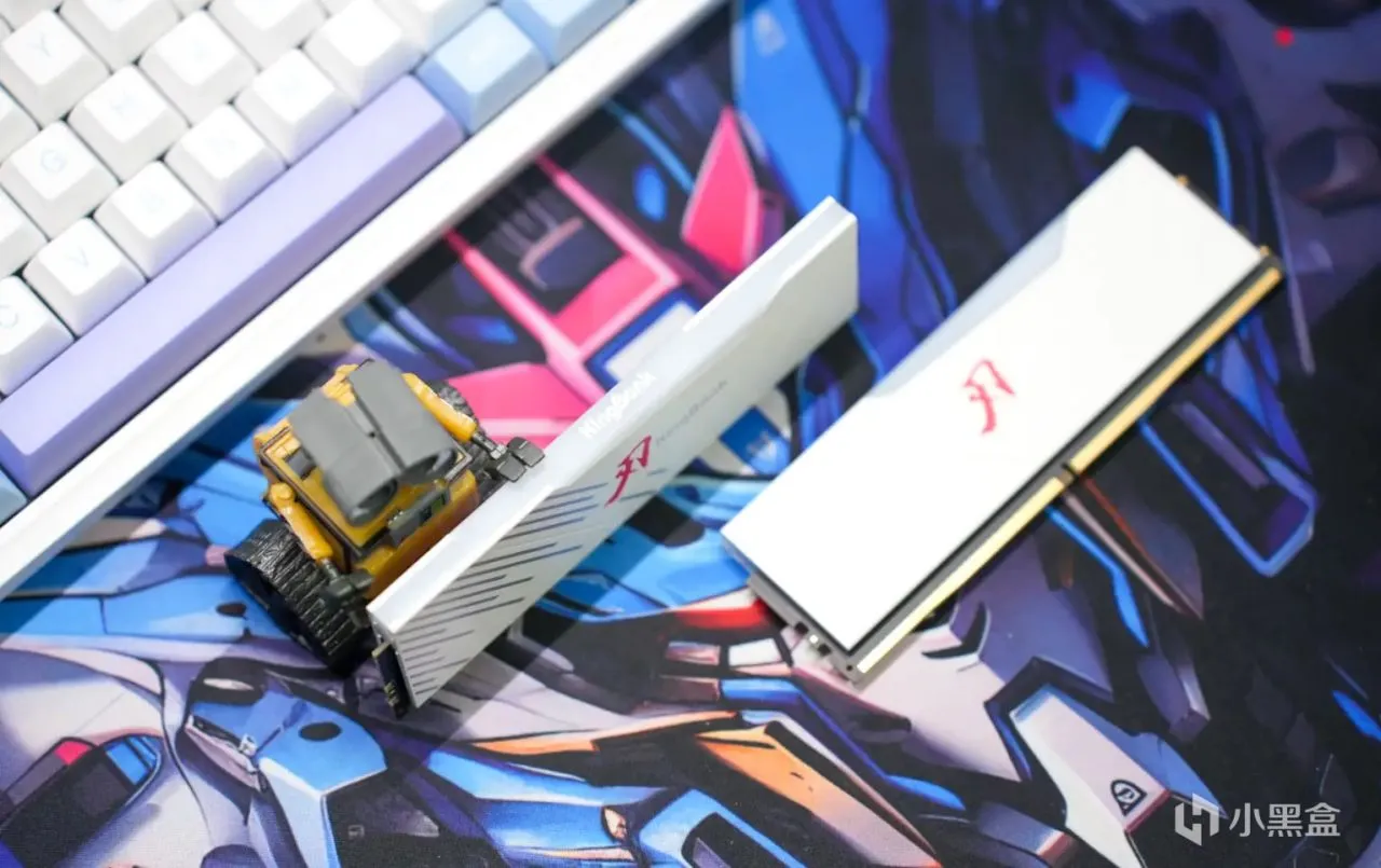 新一代M-Die颗粒加持，单条24GB容量——金百达白刃DDR5装机实测